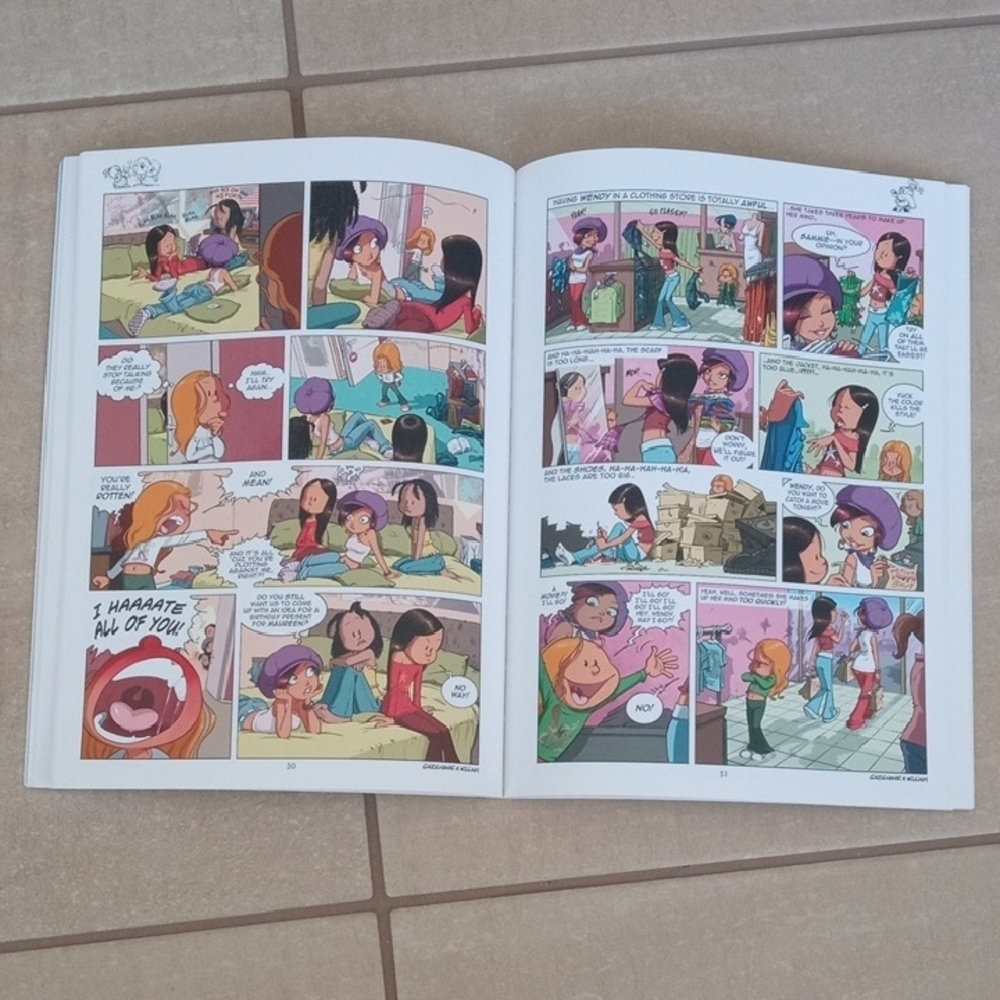 Dance Class & Sisters Graphic Novel Set - Picture 8 of 9